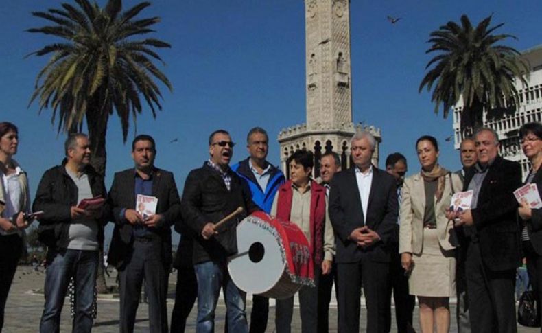 İzmir'de CHP'lilerden seçmene davullu çağrı